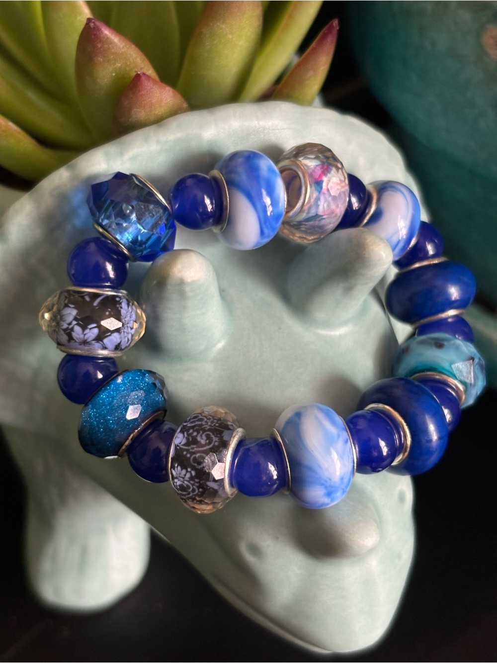 Hand Crafted Blue & White Glass Bead Stretch Bracelet stretchy - Picture 3 of 3